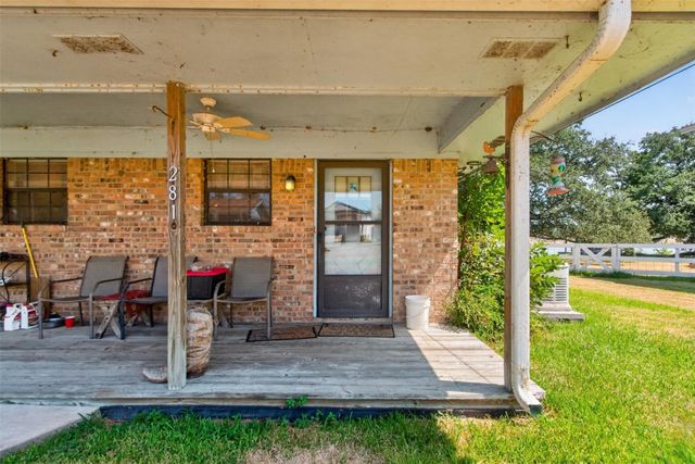281 Lakeshore N, Onalaska, TX 77360