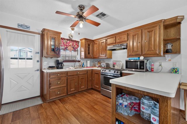 281 Lakeshore N, Onalaska, TX 77360