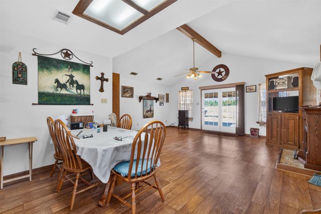 281 Lakeshore N, Onalaska, TX 77360