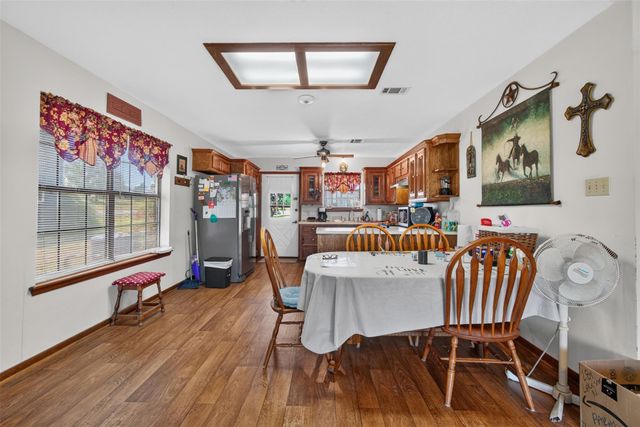 281 Lakeshore N, Onalaska, TX 77360