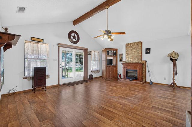 281 Lakeshore N, Onalaska, TX 77360