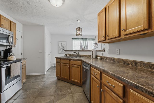 2045 Barretts Ridge Dr, Murfreesboro, TN 37130