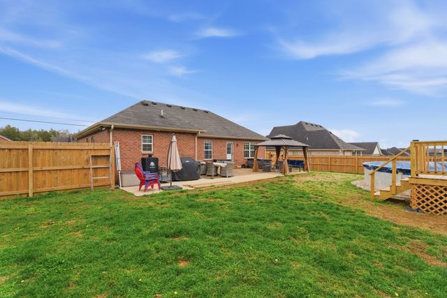 2045 Barretts Ridge Dr, Murfreesboro, TN 37130