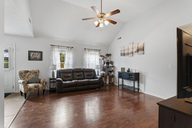 2045 Barretts Ridge Dr, Murfreesboro, TN 37130