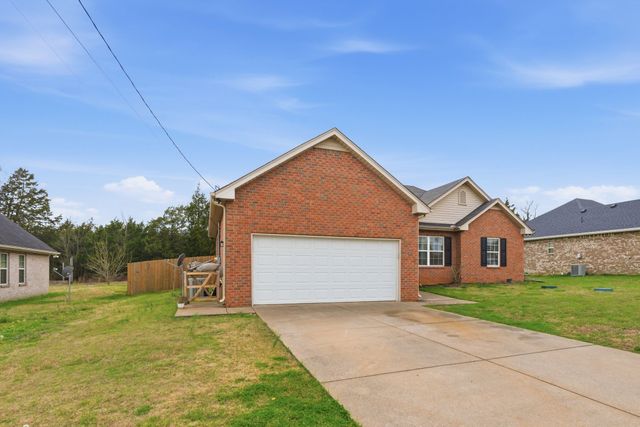 2045 Barretts Ridge Dr, Murfreesboro, TN 37130