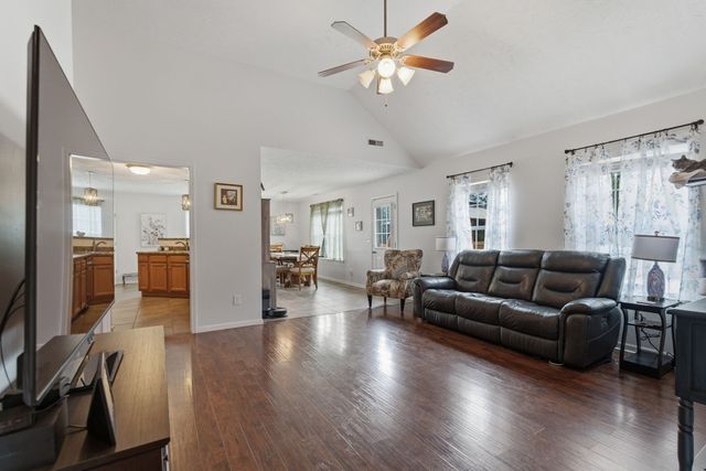 2045 Barretts Ridge Dr, Murfreesboro, TN 37130