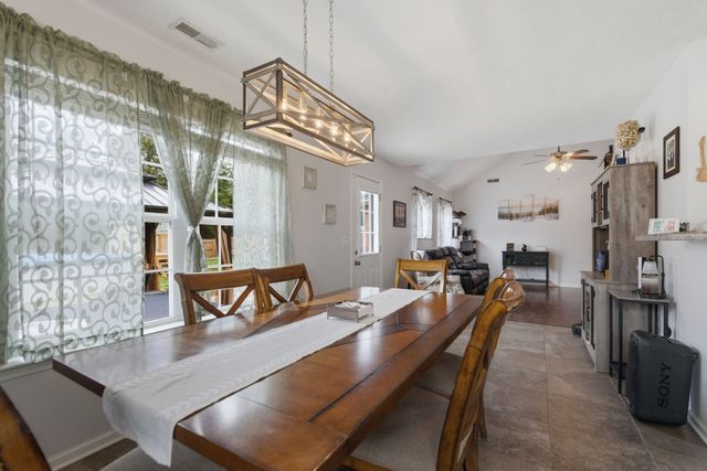 2045 Barretts Ridge Dr, Murfreesboro, TN 37130