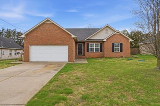 2045 Barretts Ridge Dr, Murfreesboro, TN 37130
