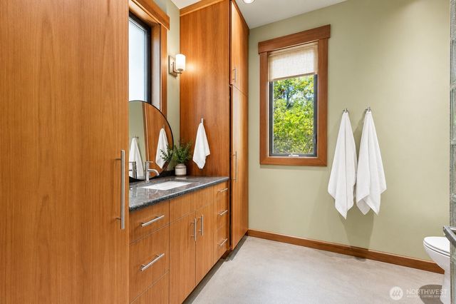 516 1st Street, Steilacoom, WA 98388