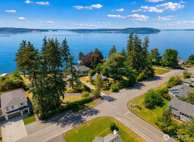 516 1st Street, Steilacoom, WA 98388