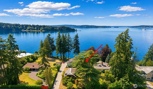 516 1st Street, Steilacoom, WA 98388