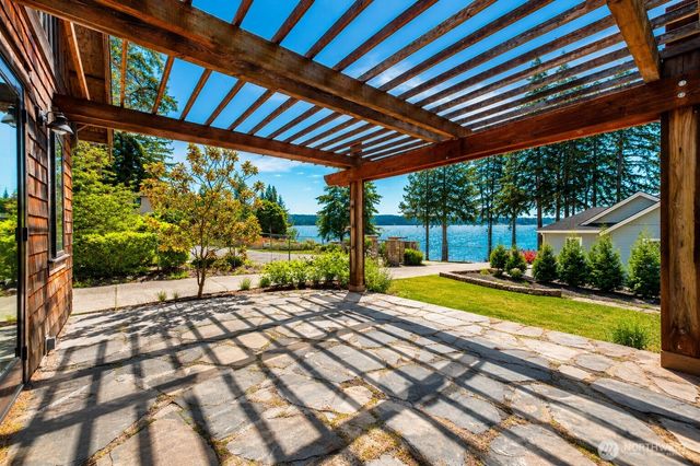 516 1st Street, Steilacoom, WA 98388