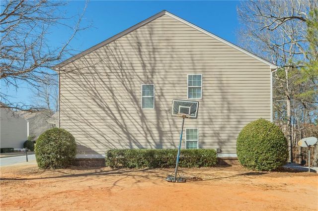 7766 Carnegie Drive, Fairburn, GA 30213