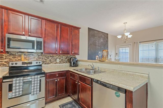 7766 Carnegie Drive, Fairburn, GA 30213