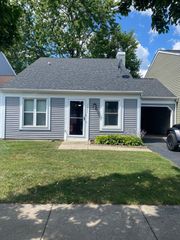7342 Hartford Road, Downers Grove, IL 60516