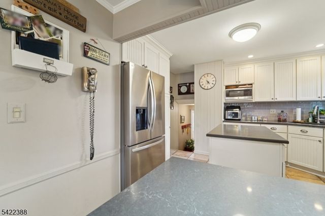 15 Ella Ln, Wayne Twp., NJ 07470