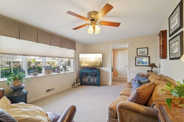 15 Ella Ln, Wayne Twp., NJ 07470