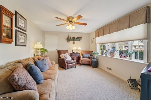 15 Ella Ln, Wayne Twp., NJ 07470