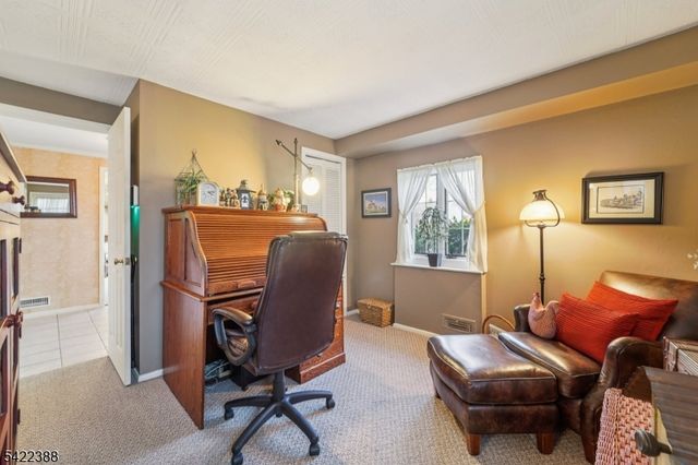 15 Ella Ln, Wayne Twp., NJ 07470