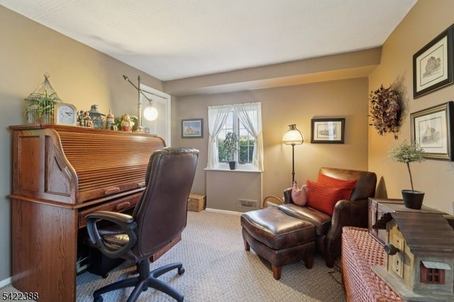 15 Ella Ln, Wayne Twp., NJ 07470