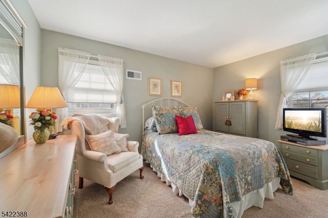 15 Ella Ln, Wayne Twp., NJ 07470