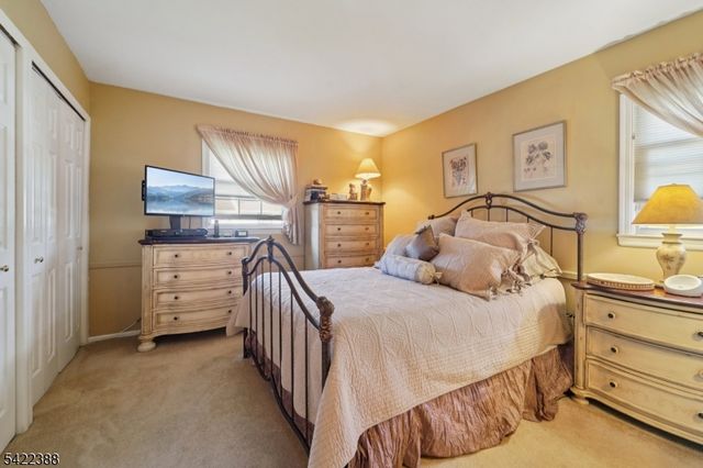 15 Ella Ln, Wayne Twp., NJ 07470