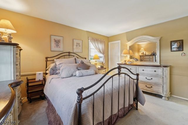 15 Ella Ln, Wayne Twp., NJ 07470