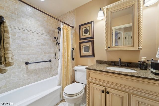 15 Ella Ln, Wayne Twp., NJ 07470