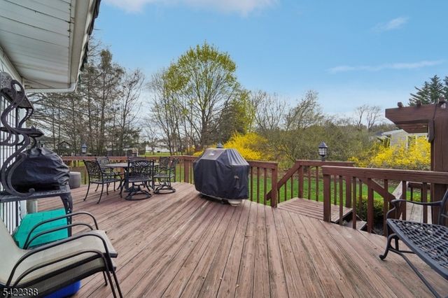 15 Ella Ln, Wayne Twp., NJ 07470