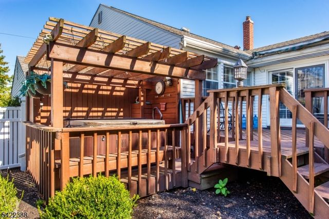 15 Ella Ln, Wayne Twp., NJ 07470