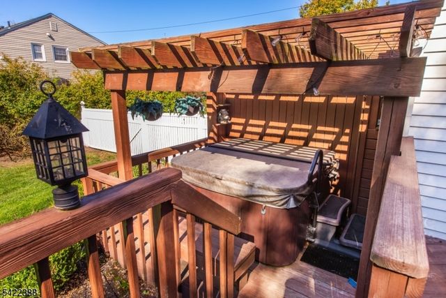 15 Ella Ln, Wayne Twp., NJ 07470