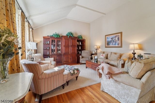 15 Ella Ln, Wayne Twp., NJ 07470