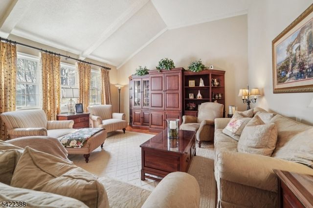 15 Ella Ln, Wayne Twp., NJ 07470