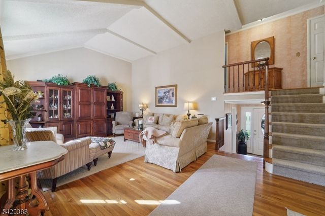 15 Ella Ln, Wayne Twp., NJ 07470