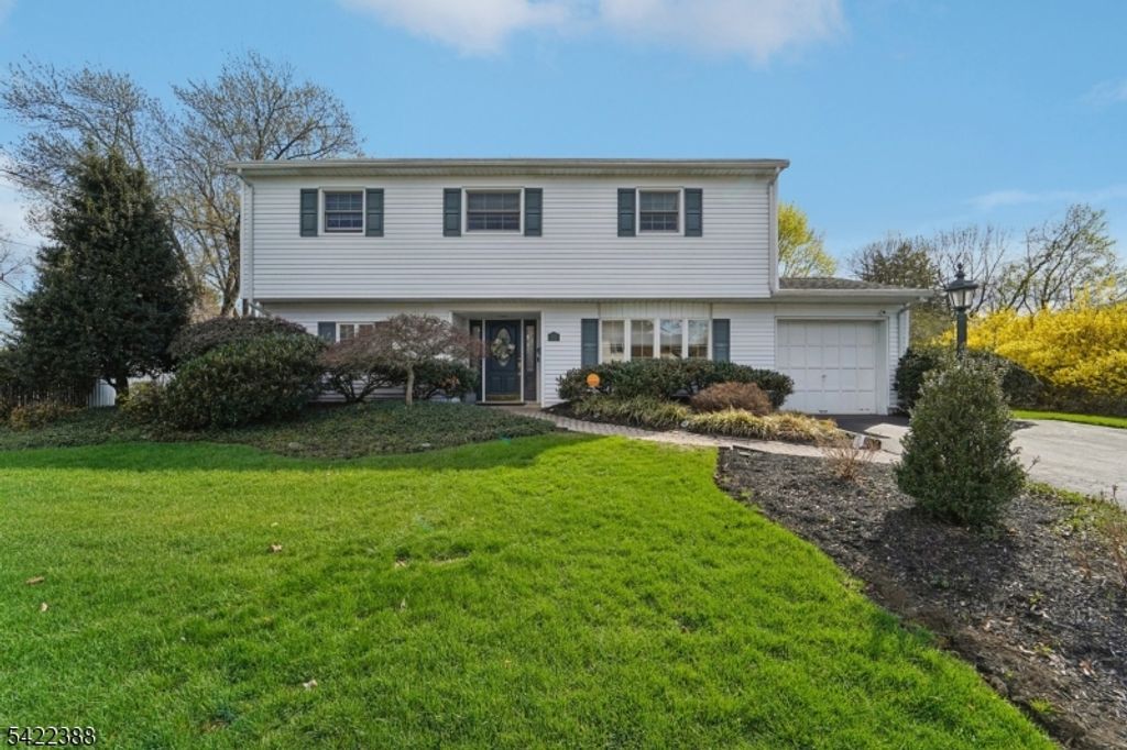 15 Ella Ln, Wayne Twp., NJ 07470