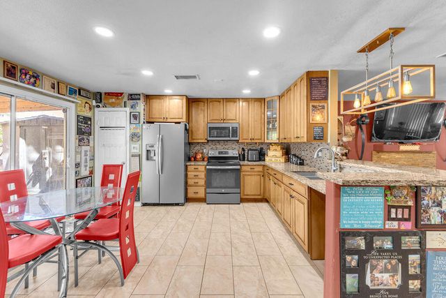 13437 ViA Real, Desert Hot Springs, CA 92240