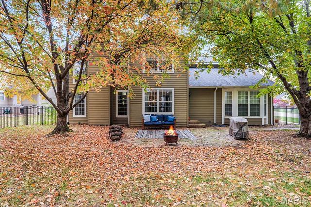 1456 Castle Court, Edwardsville, IL 62025