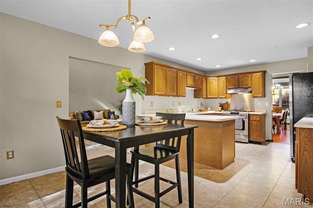 1456 Castle Court, Edwardsville, IL 62025