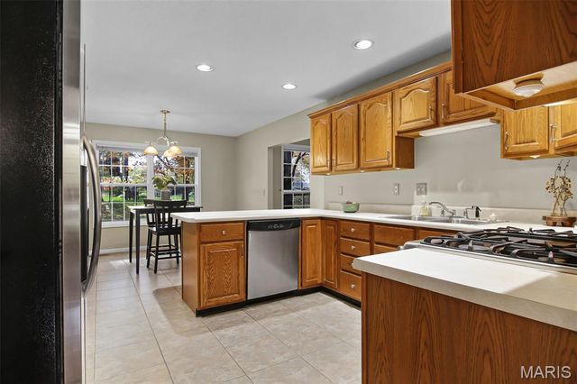 1456 Castle Court, Edwardsville, IL 62025