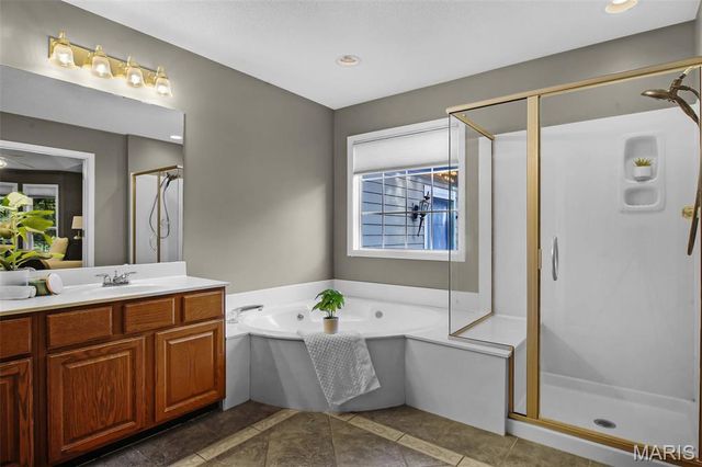 1456 Castle Court, Edwardsville, IL 62025