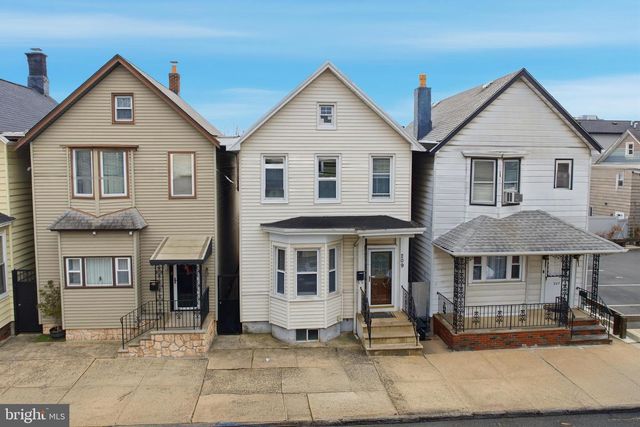 209 HAMILTON STREET, Harrison, NJ 07029