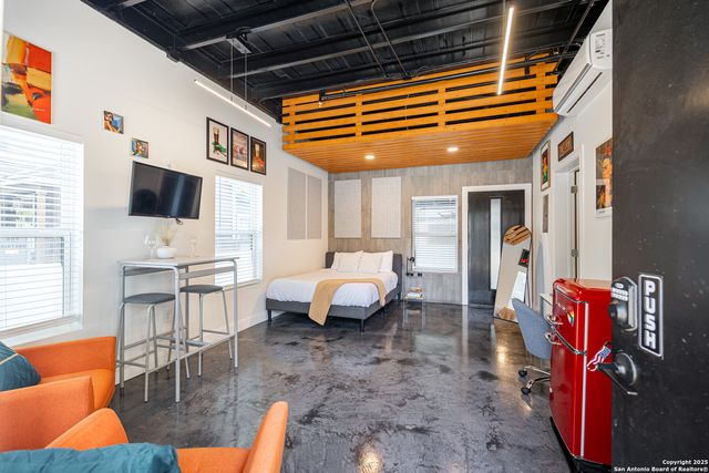 811 Montana St Unit 1101, San Antonio, TX 78203