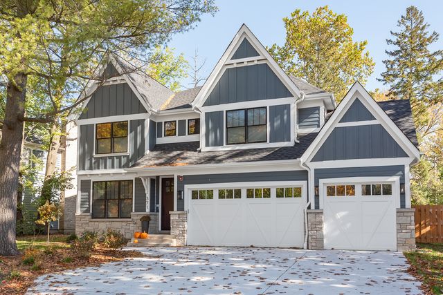 324 N Charlotte Street, Lombard, IL 60148