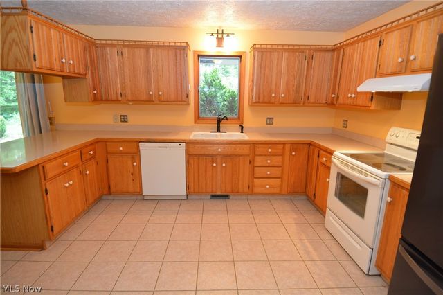 34489 Grafton Eastern Road, Grafton, OH 44044
