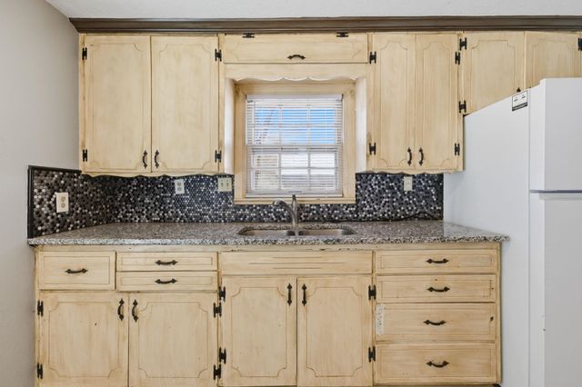 1124 W 20th, Wichita, KS 67203