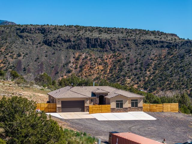 62 N LUCKY 7 RD., Brookside, UT 84782