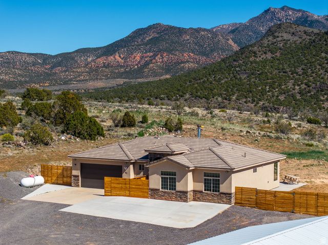 62 N LUCKY 7 RD., Brookside, UT 84782