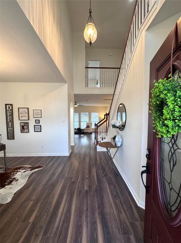9942 Lynette Falls Drive, Houston, TX 77095