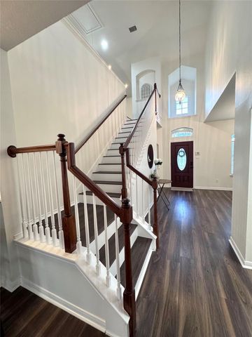 9942 Lynette Falls Drive, Houston, TX 77095