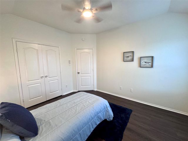 9942 Lynette Falls Drive, Houston, TX 77095